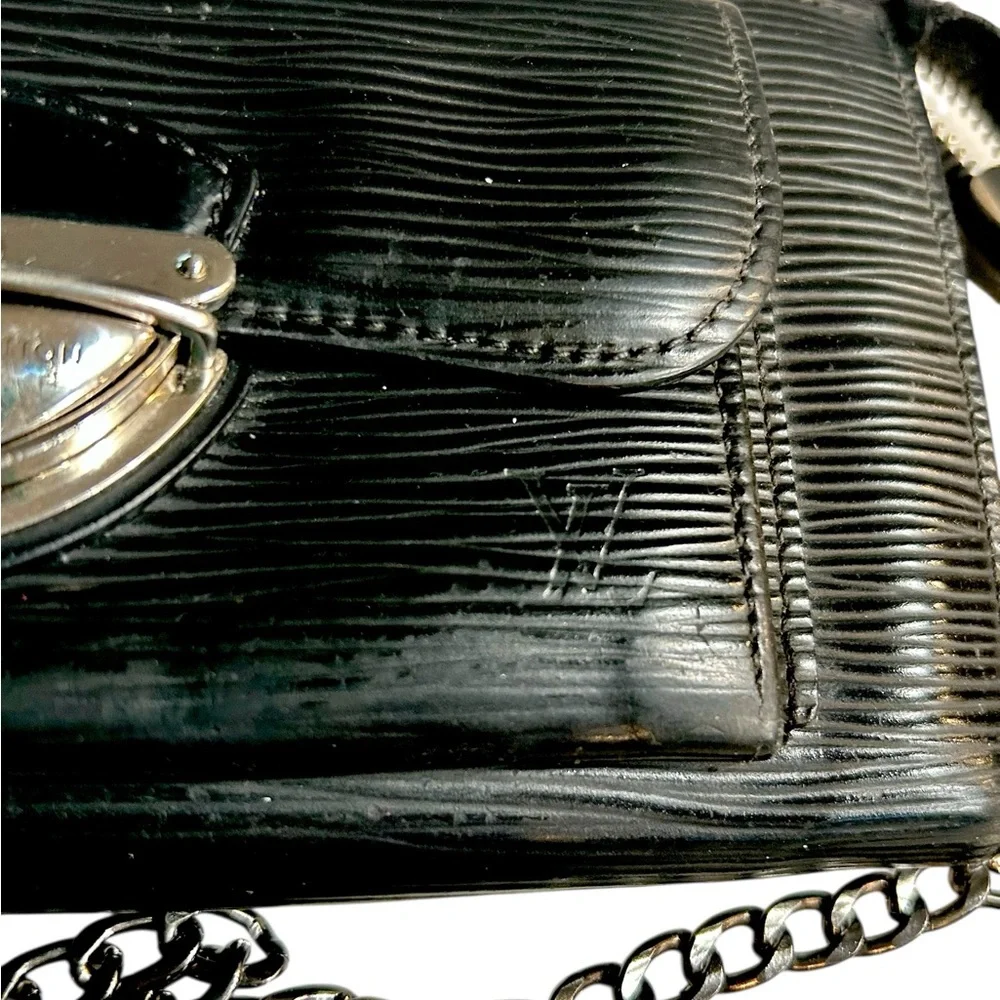 Louis Vuitton Black Epi Buckle front zipper wallet on crossbody chain with COA - Picture 8 of 17